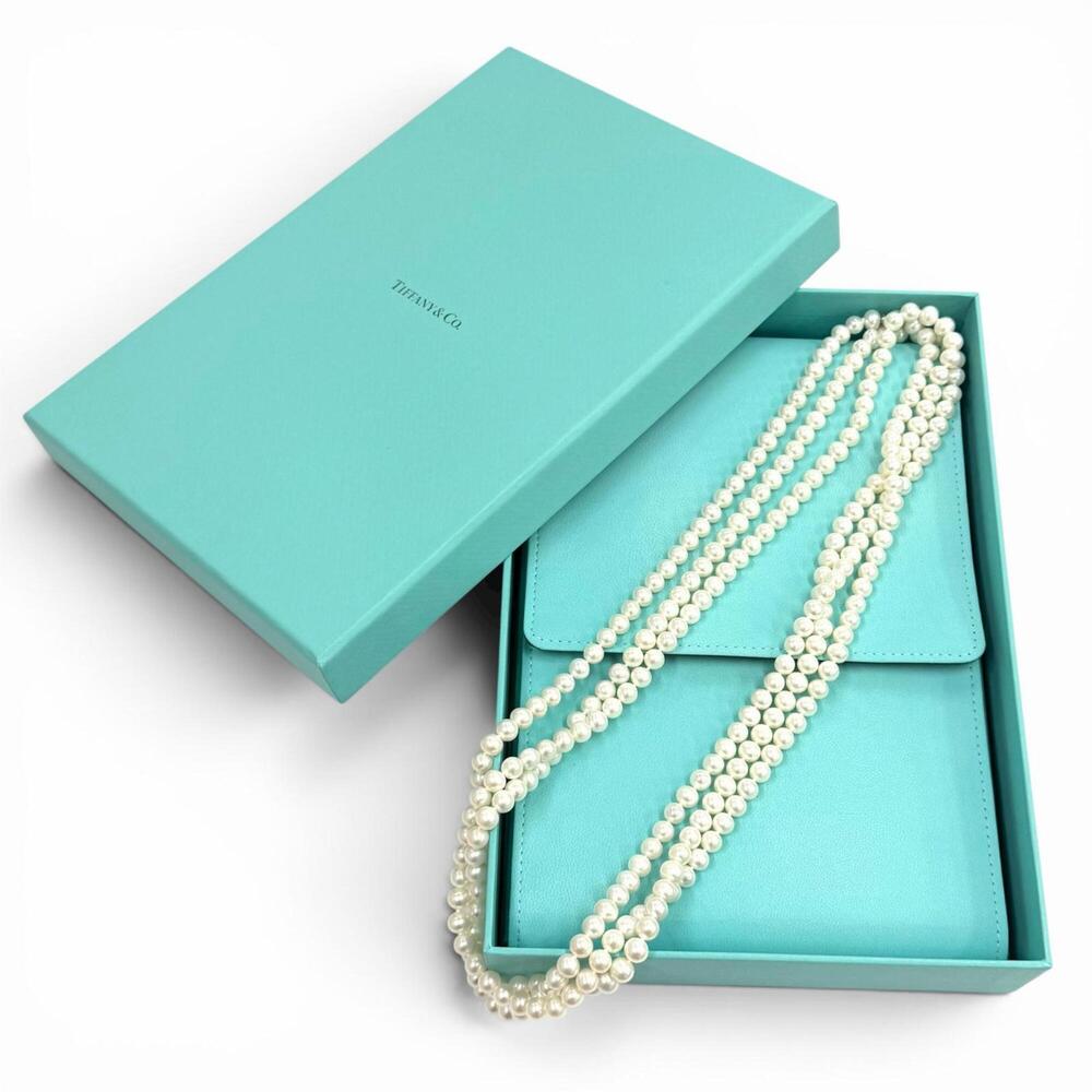 TIFFANY Authentic White Pearl Necklace - Picture 2 of 8